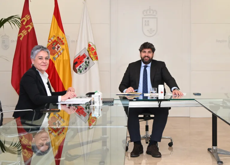 La alcaldesa de Calasparra reclama a López Miras inversiones urgentes en sanidad, educación y vivienda