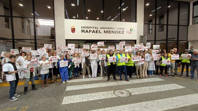 Colapso en las Urgencias del Hospital Rafael Méndez mientras la plantilla sigue en pie de guerra