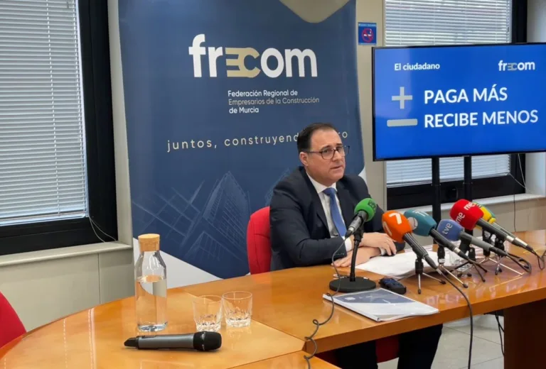 La construcción en Murcia crece, pero sigue lastrada por la falta de inversión y el alto coste de la vivienda