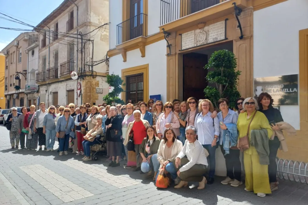 Cerca de 100 mujeres de Mula participan en un viaje cultural y de convivencia a Calasparra