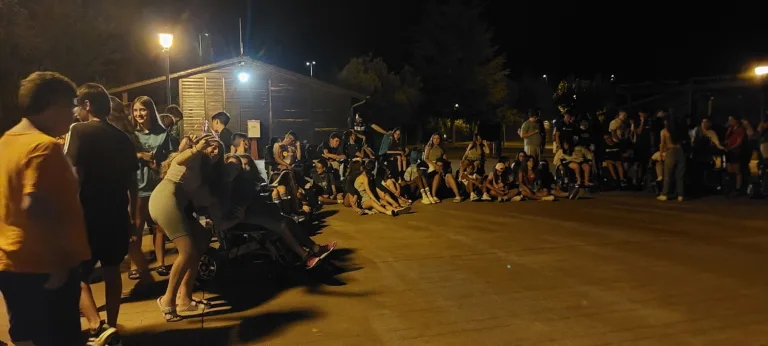 ASPAYM abre las inscripciones para su XXVIII Campamento inclusivo con temática de música disco