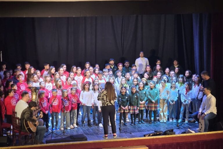 La música escolar llena de emoción el Teatro Lope de Vega en el Encuentro de Coros del Programa Cantemus