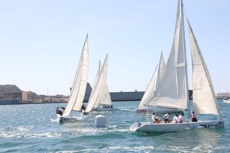 Diez universidades compiten en Cartagena por el Campeonato Nacional Universitario de Vela