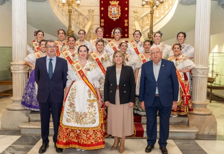 El Partido Cantonal acusa a Noelia Arroyo de “colonización cultural” por respaldar las Fiestas de Primavera de Murcia