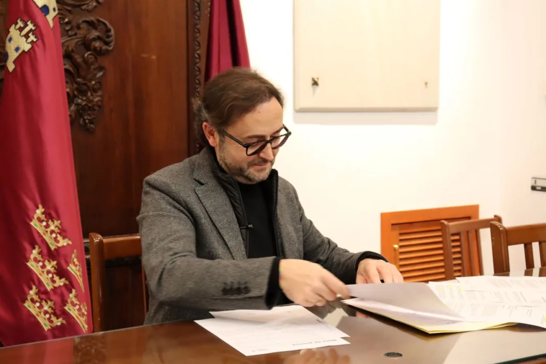 Imagen Isidro Abellán (002) El PSOE acusa a Fulgencio Gil de bloquear Lorca por su incapacidad para aprobar los presupuestos de 2025