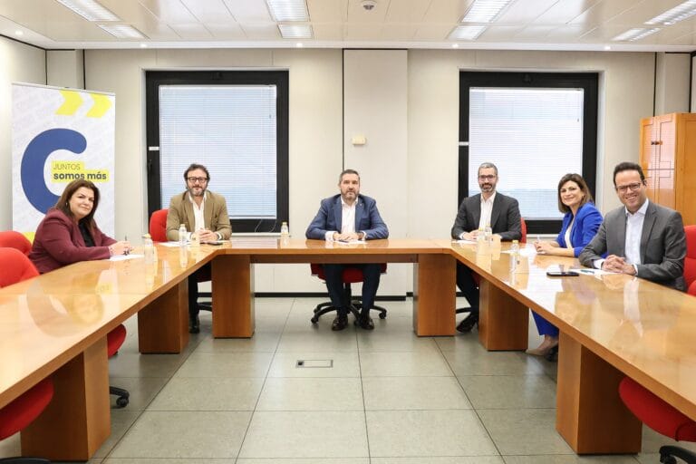 Francisco Lucas acusa a López Miras de perjudicar a Murcia por pactar con Vox ante aranceles de Trump