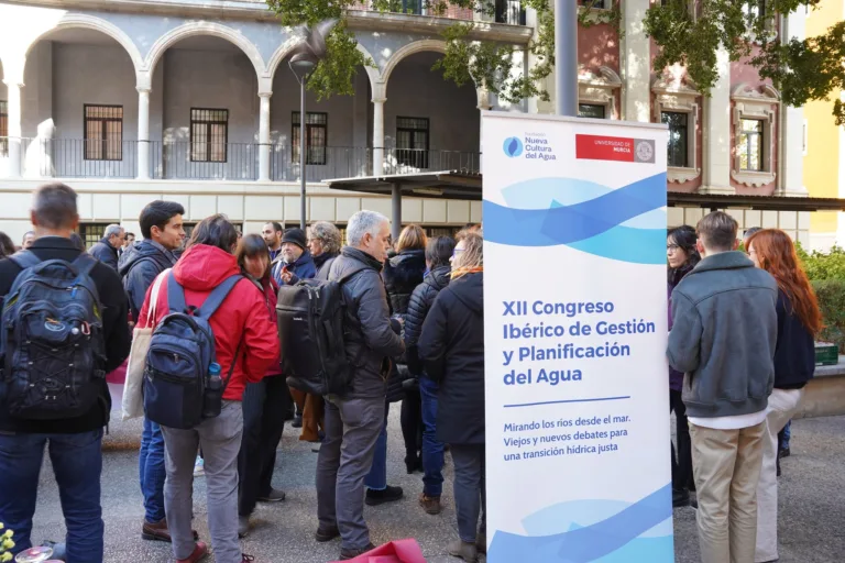 Pedro Arrojo alerta de la falta de transparencia sobre el uso de agua y energía en los centros de datos