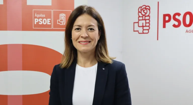 Mari Carmen Moreno defiende la nueva estación de tren como clave para el futuro de Águilas