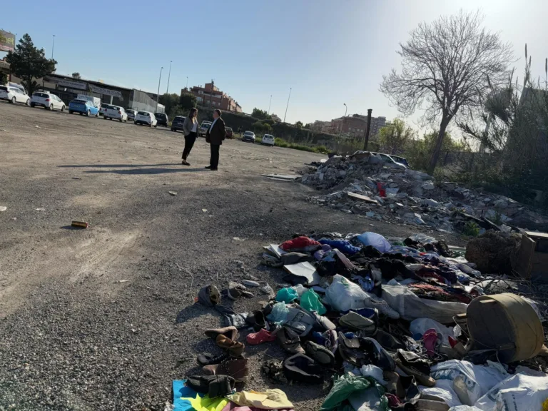 El PSOE exige duplicar el presupuesto de limpieza de solares ante el riesgo de incendios y plagas en Murcia