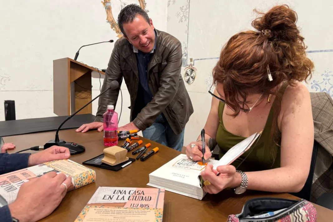 Ilu Ros presenta en Mula su nuevo libro: una novela gráfica sobre el regreso, la pérdida y la identidad Ilu Ros presenta en Mula su nuevo libro: una novela gráfica sobre el regreso, la pérdida y la identidad