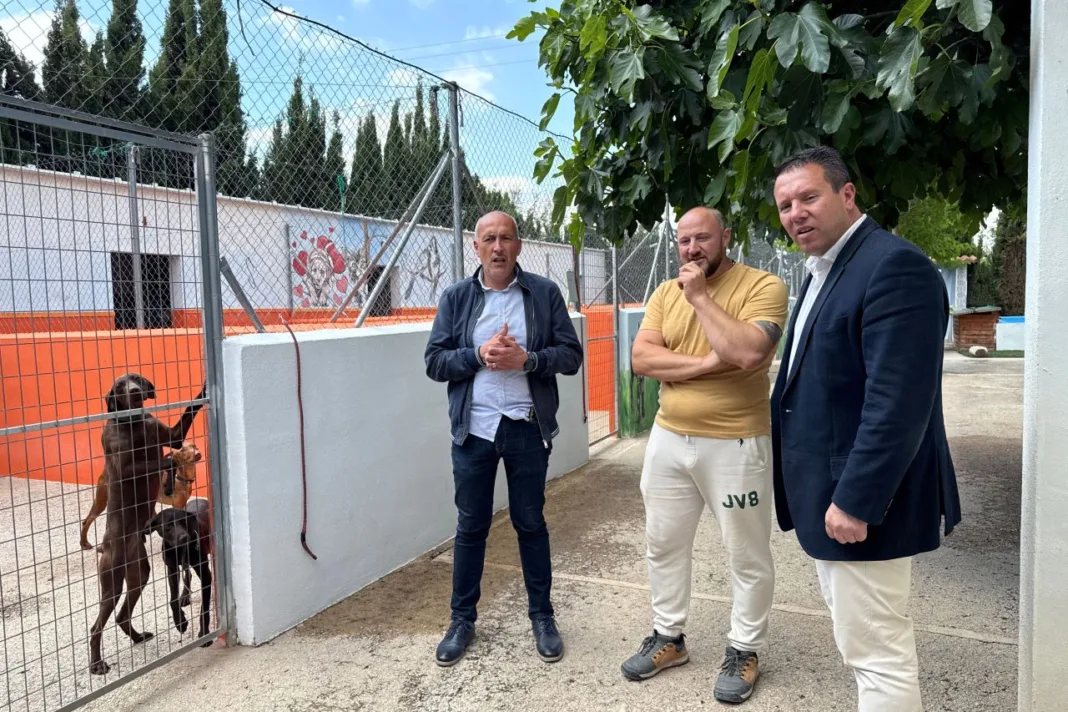 Mula reafirma su compromiso con el bienestar animal y renovará el convenio con la Protectora Municipal “Vida” Mula reafirma su compromiso con el bienestar animal y renovará el convenio con la Protectora Municipal “Vida”
