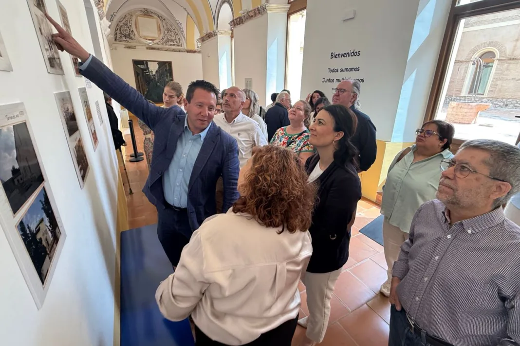 El CEIP Florentino Bayona celebra su 65 aniversario con una exposición sobre la evolución de la educación en el siglo XX