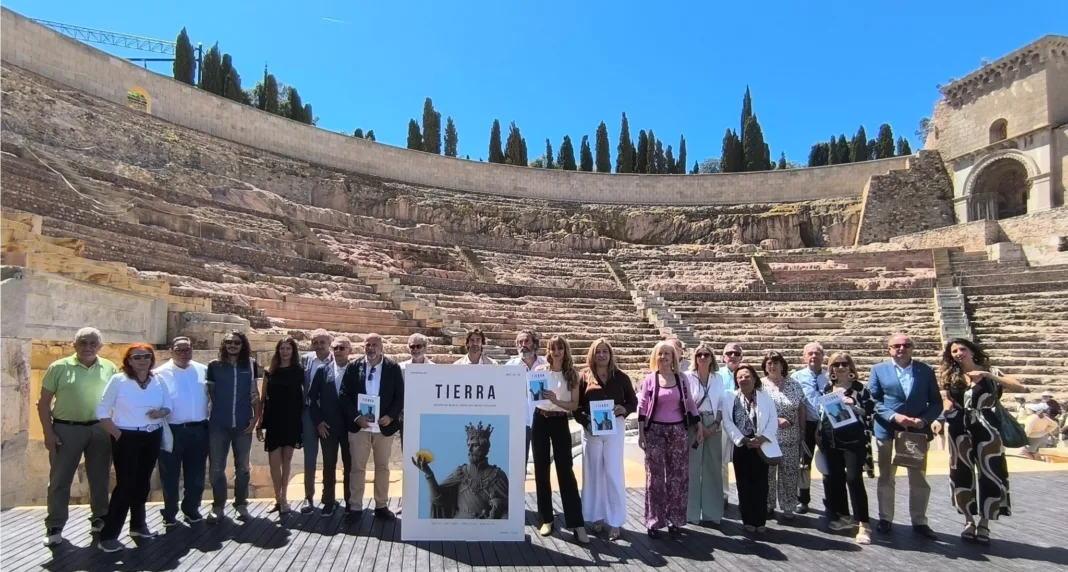 Presentan en Cartagena la revista ‘TIERRA Región de Murcia’, una apuesta por el turismo de calidad sin publicidad invasiva Presentan en Cartagena la revista ‘TIERRA Región de Murcia’, una apuesta por el turismo de calidad sin publicidad invasiva