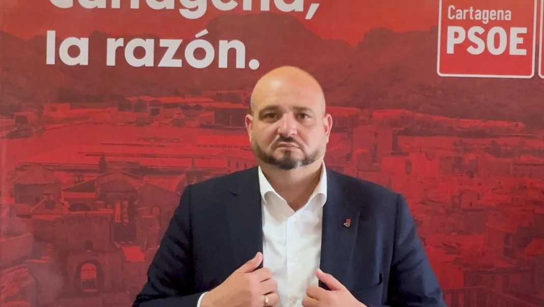 2025-05-21-Manolo-Torres El PSOE denuncia que 450 personas están sin empleo por la negligencia del concejal de Vox en los chiringuitos