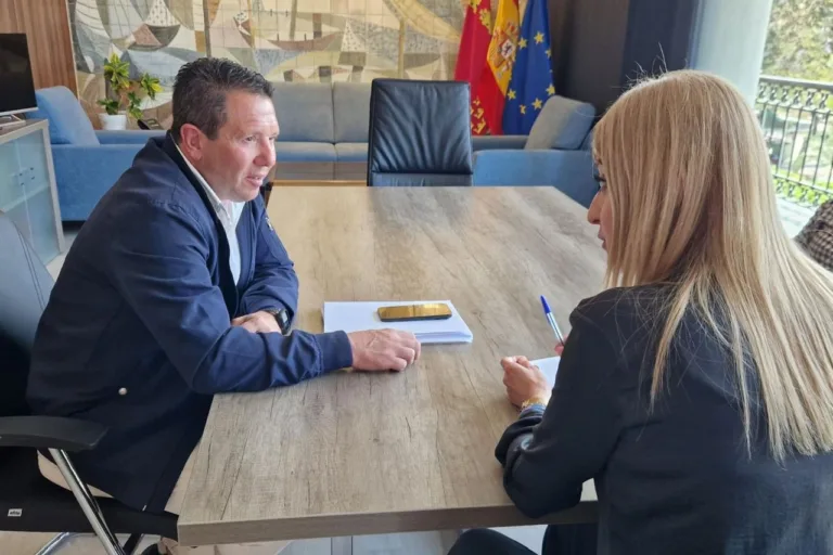 Mula pide al Gobierno de España apoyo urgente tras los daños del granizo en la agricultura