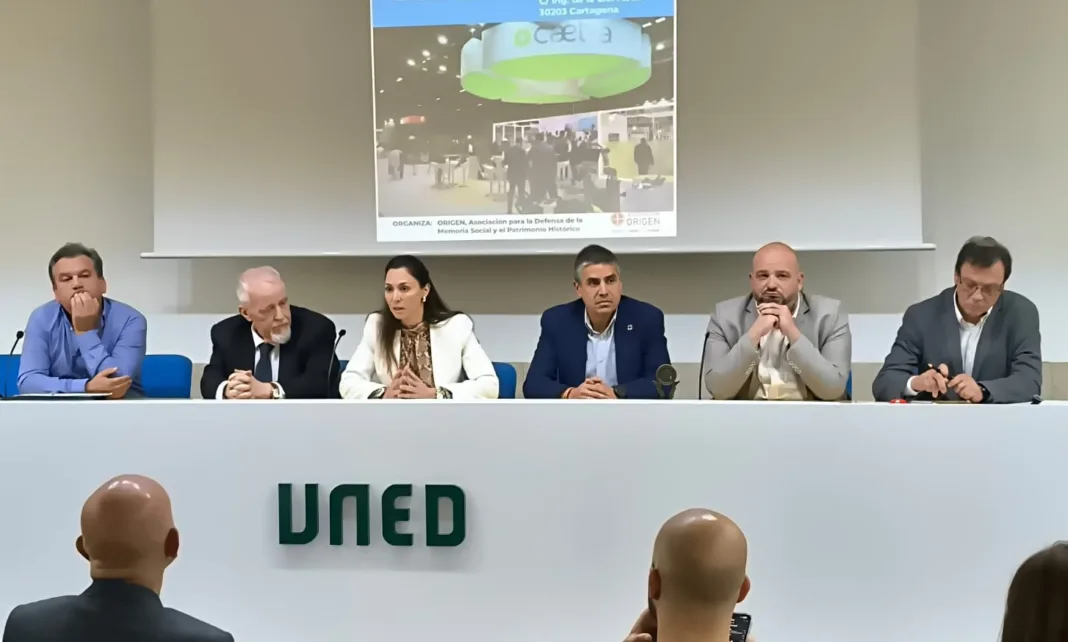 José Muelas acusa a Noelia Arroyo de “renunciar a ser alcaldesa de Cartagena” al acatar sin rechistar las decisiones de López Miras sobre CAETRA José Muelas acusa a Noelia Arroyo de “renunciar a ser alcaldesa de Cartagena” al acatar sin rechistar las decisiones de López Miras sobre CAETRA