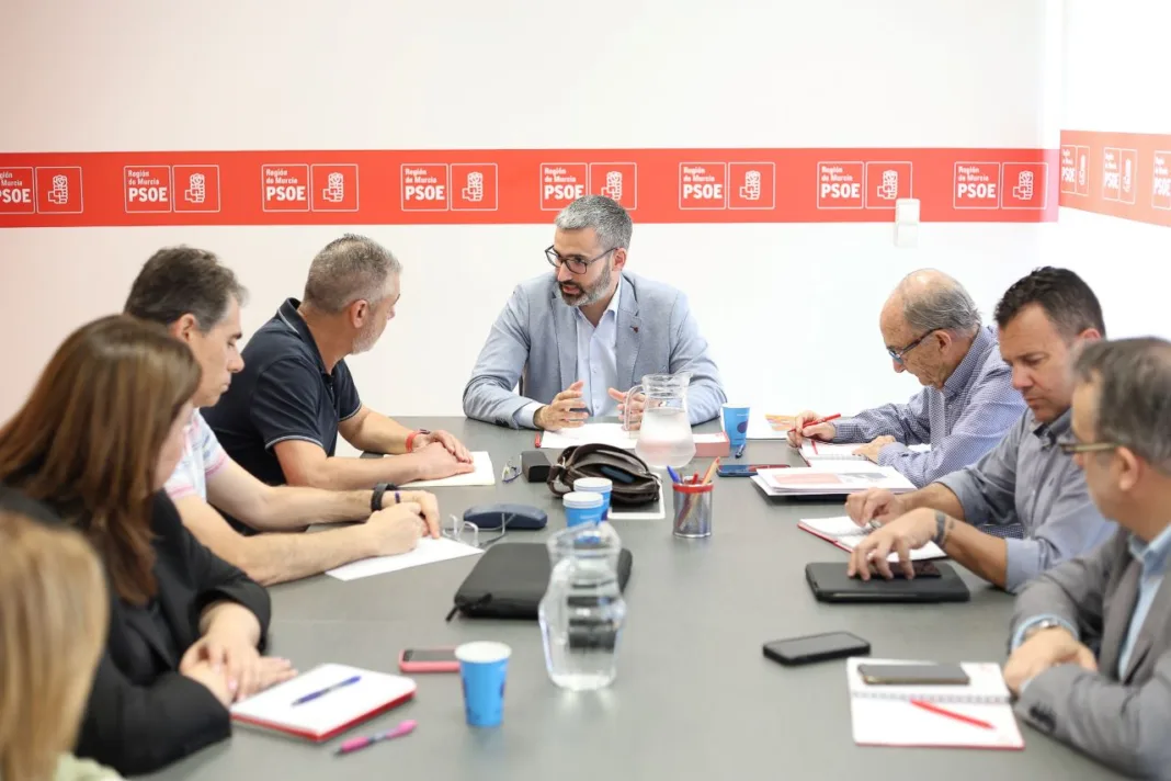 Francisco Lucas defiende el pacto con organizaciones agrarias para garantizar agua “para siempre” en la Región de Murcia Francisco Lucas defiende el pacto con organizaciones agrarias para garantizar agua “para siempre” en la Región de Murcia