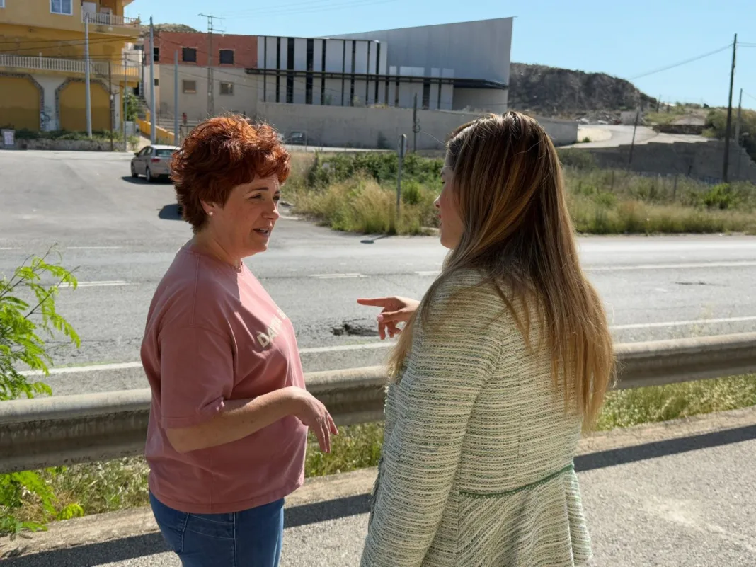 El PSOE denuncia el abandono de El Esparragal: cuatro meses esperando los arreglos prometidos por el PP El PSOE denuncia el abandono de El Esparragal: cuatro meses esperando los arreglos prometidos por el PP