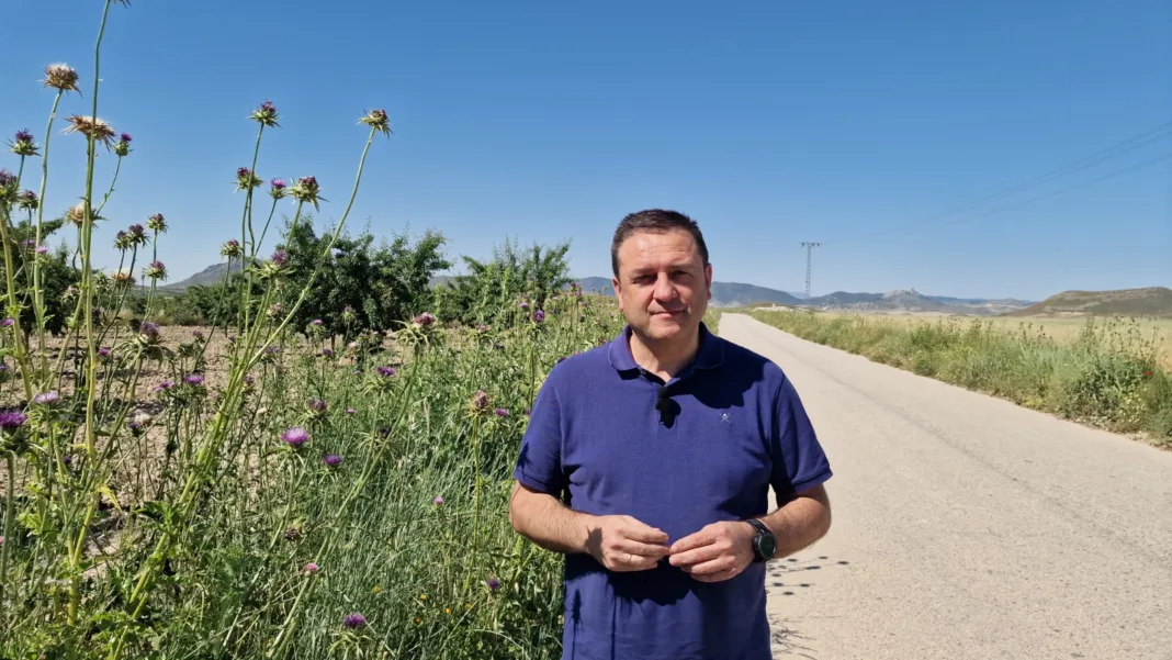 Imagen Juan Carlos Segura Desbrozamiento El PSOE de Lorca exige el desbroce urgente de cunetas en las pedanías y denuncia el abandono del Gobierno municipal