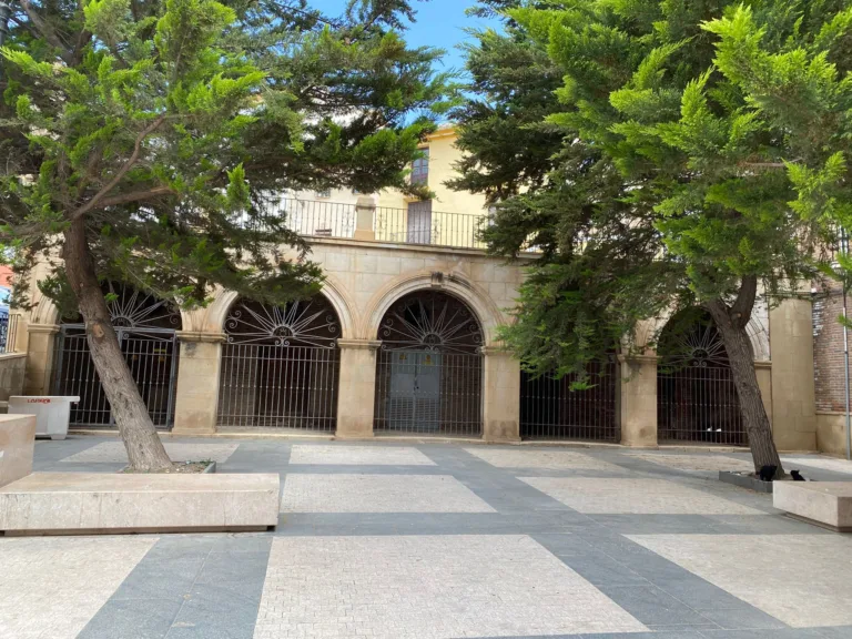 El PSOE propone impulsar locales de hostelería en la plaza Cardenal Belluga para revitalizar el Casco Histórico de Lorca