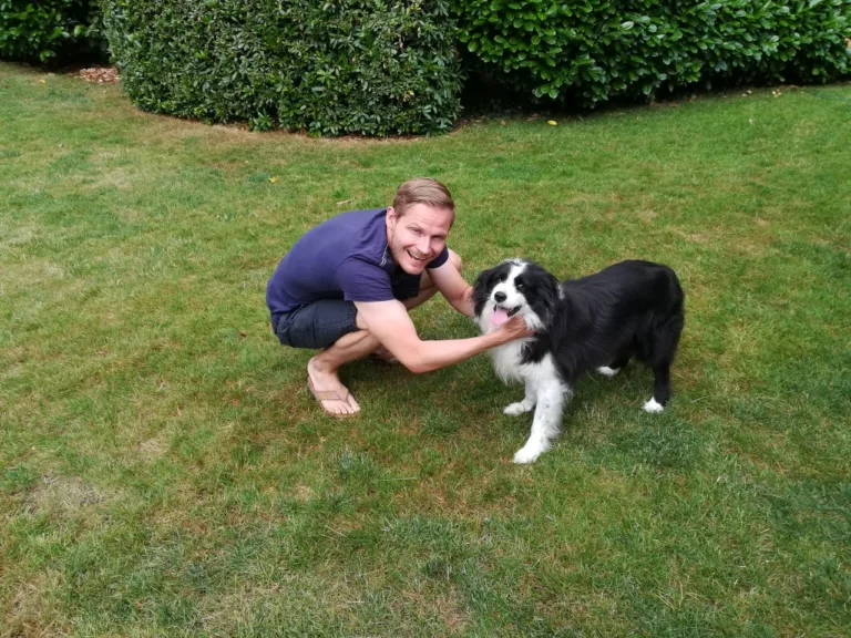 Silverwoof, la empresa murciana que transforma el cuidado de los perros mayores desde Águilas