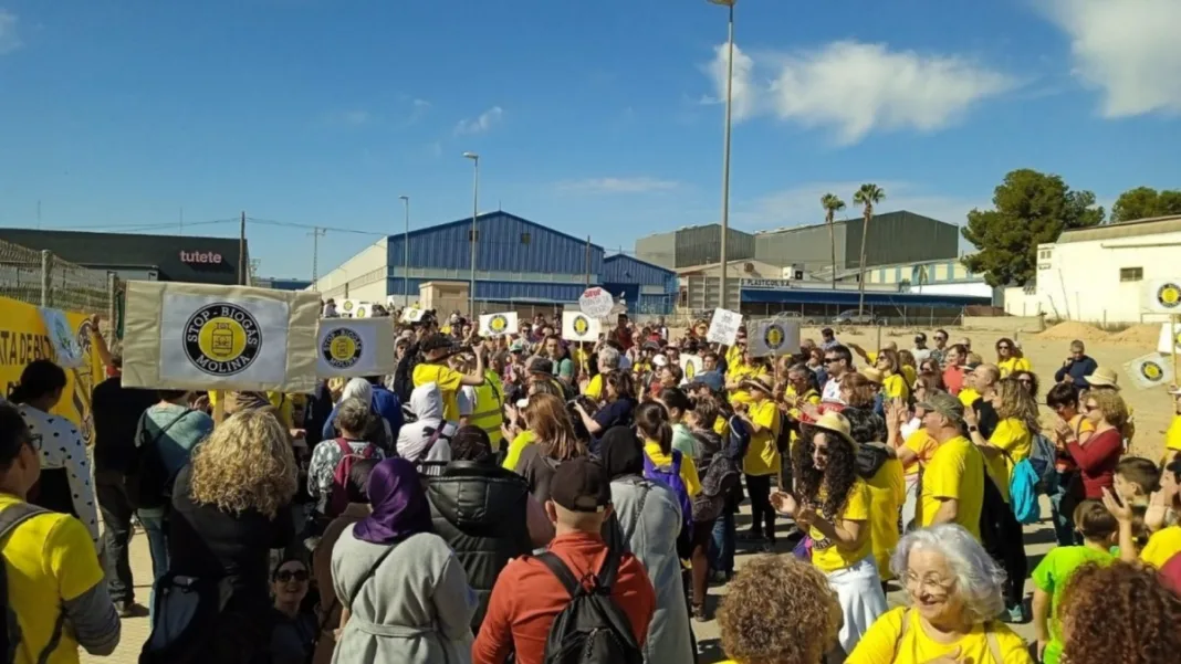 Manifestación contra planta biogas Molina de Segura Empresarios de La Polvorista exigen la paralización inmediata de la planta de biogás por falseamiento de datos en su evaluación ambiental