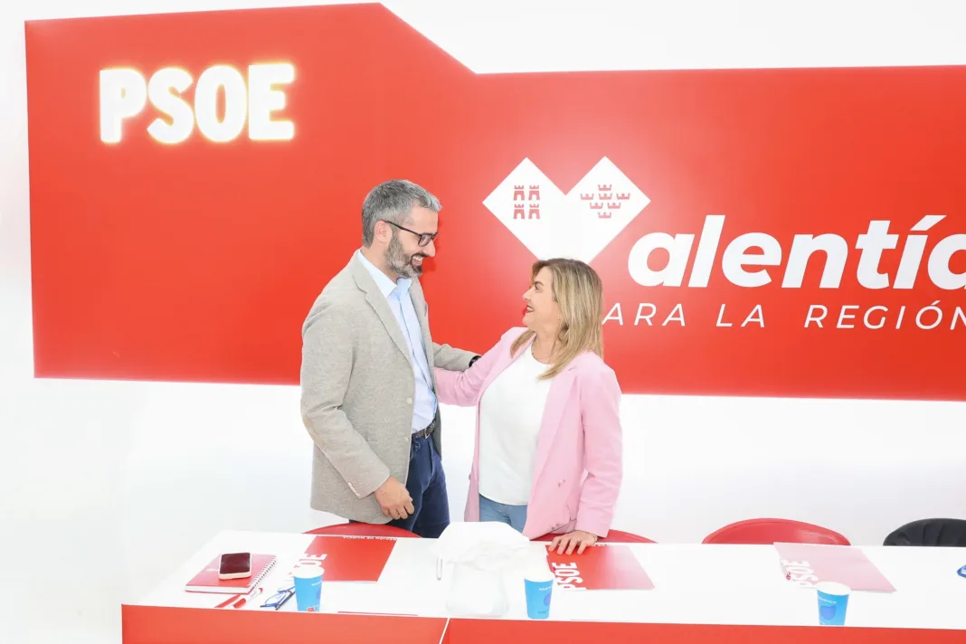 El PSOE de la Región de Murcia refuerza su defensa del trasvase Tajo-Segura y nombra a Carmina Fernández nueva portavoz parlamentaria El PSOE de la Región de Murcia refuerza su defensa del trasvase Tajo-Segura y nombra a Carmina Fernández nueva portavoz parlamentaria