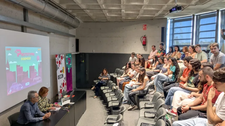 Un generador de energía doméstico, una bolsa plegable y un paraguas hongo, premiados como mejores prototipos en el concurso de Diseño Industrial de la UPCT