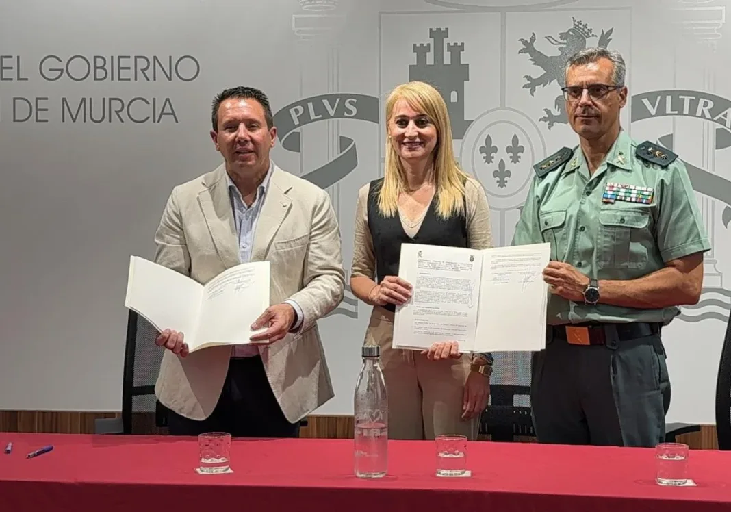 Mula se suma al sistema VIOGEN con un protocolo de coordinación entre Policía Local y Guardia Civil para reforzar la protección a víctimas de violencia de género Mula se suma al sistema VIOGEN con un protocolo de coordinación entre Policía Local y Guardia Civil para reforzar la protección a víctimas de violencia de género