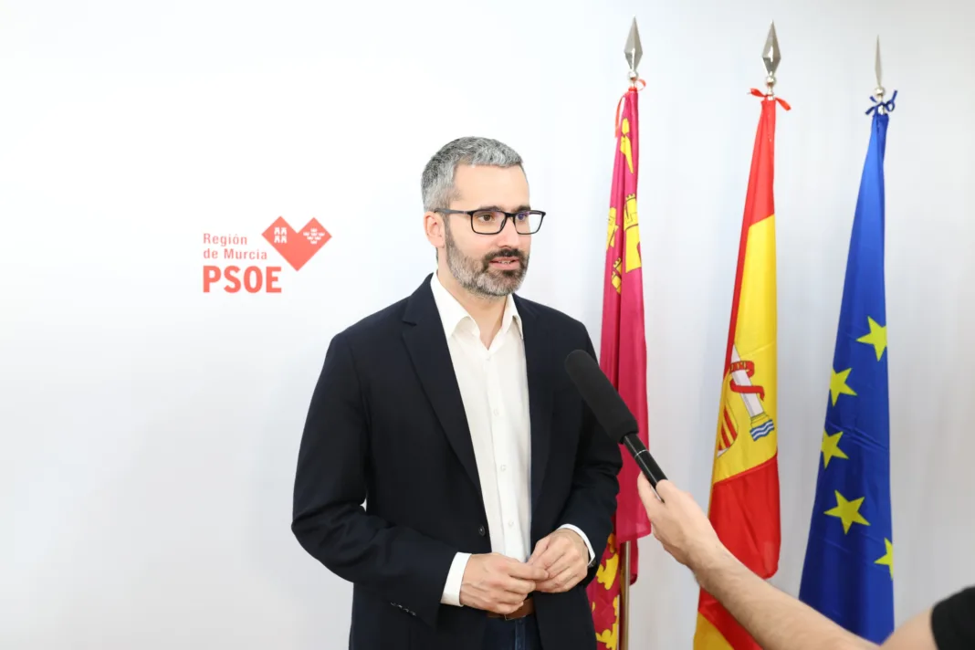 Francisco Lucas: “El pacto de López Miras con VOX rompe el diálogo social y aboca a la Región de Murcia a un callejón sin salida”