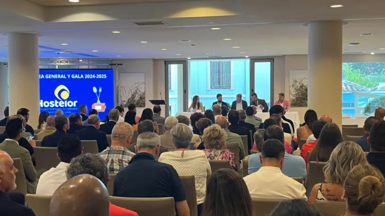 Rosa Perán toma el relevo en Hostelor y marca una nueva etapa para la hostelería lorquina