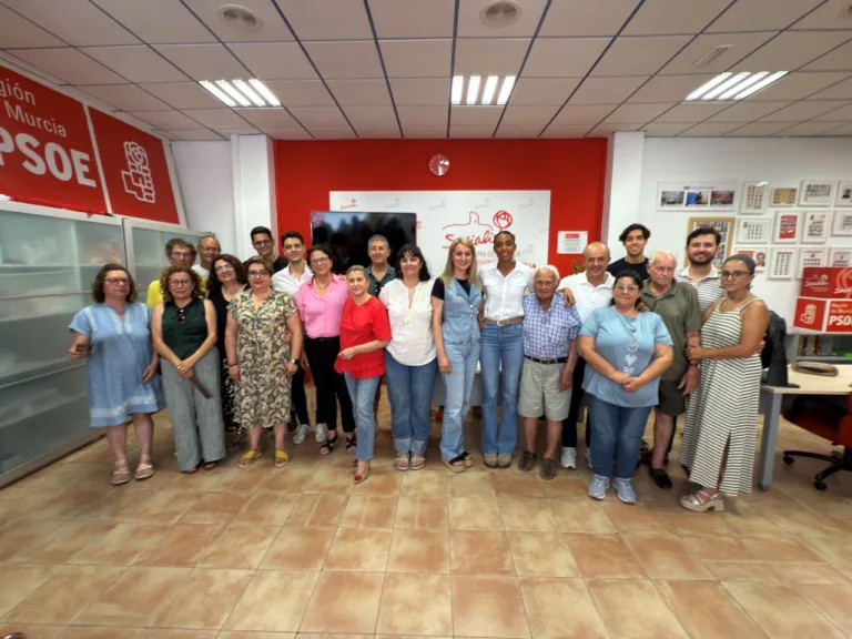 Rosa Sánchez Bishop, nueva secretaria general del PSOE de Alhama de Murcia tras la despedida de Antonio García Hernández