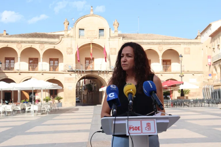 El PSOE de Lorca acusa a Fulgencio Gil de “dos años de parálisis, subida de impuestos y retrocesos sociales”