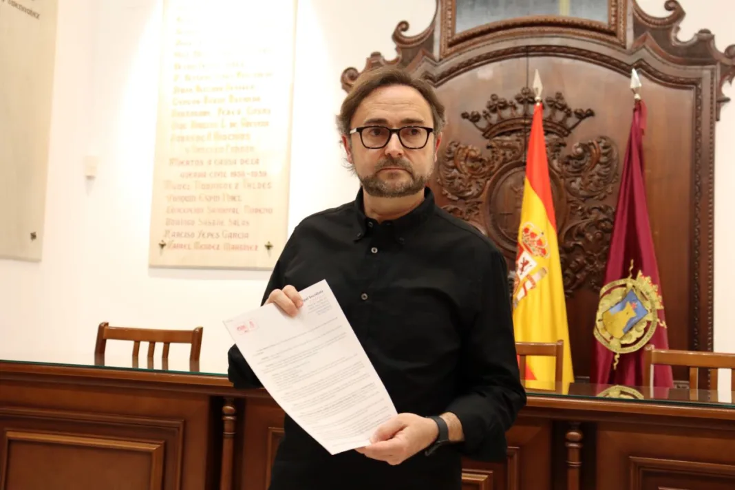 Imagen RdP Isidro Abellán 02-06-2025 (002) Los socialistas denuncian un desfase de 3,4 millones y graves incumplimientos de la ley presupuestaria