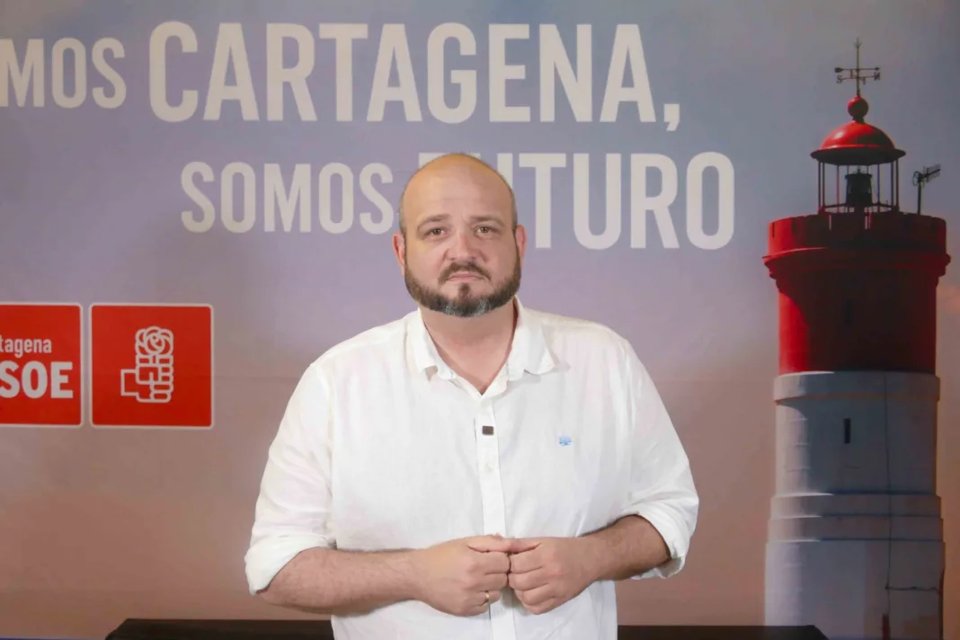 Arroyo cede ante la ultraderecha y paraliza las subvenciones a entidades sociales y ONGs en Cartagena Arroyo cede ante la ultraderecha y paraliza las subvenciones a entidades sociales y ONGs en Cartagena