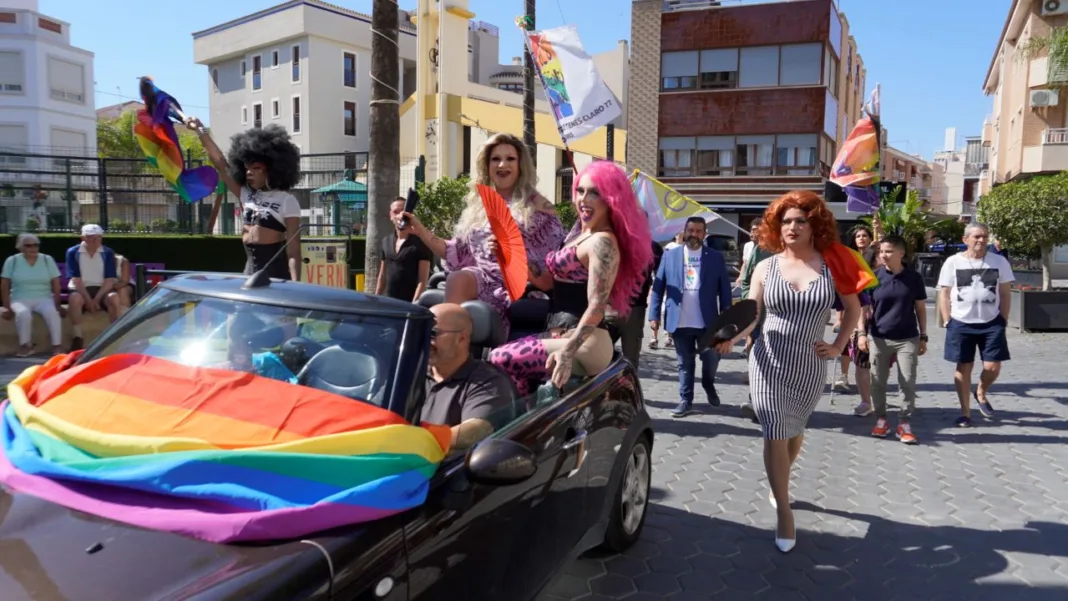 Presentación Mar Menor Vibra con Orgullo Los Alcázares (1) (002) Los Alcázares acoge la II edición de “Mar Menor Vibra con Orgullo” y consolida el municipio como referente de diversidad y derechos LGTBIQ+ en la Región