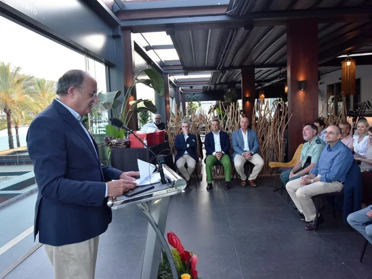 Cartagena rinde homenaje de despedida a sus tres principales coroneles por su labor al frente de la ciudad