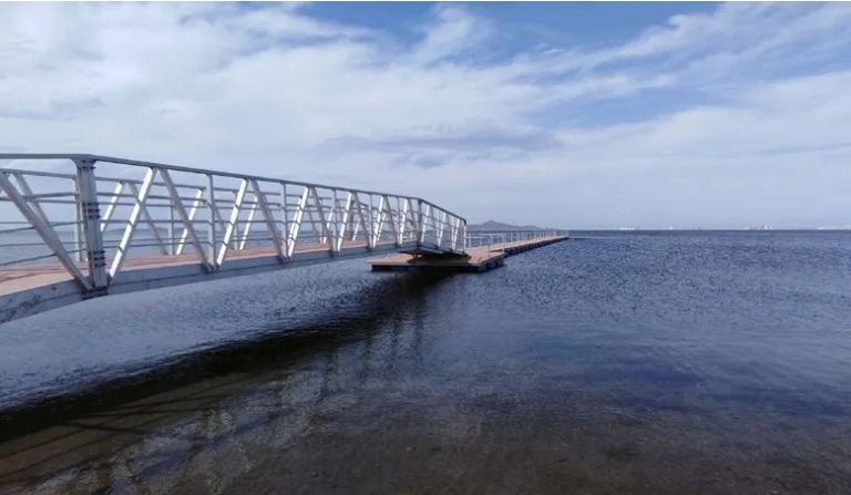 El PSOE exige más pantalanes en Los Nietos y denuncia el abandono del litoral cartagenero