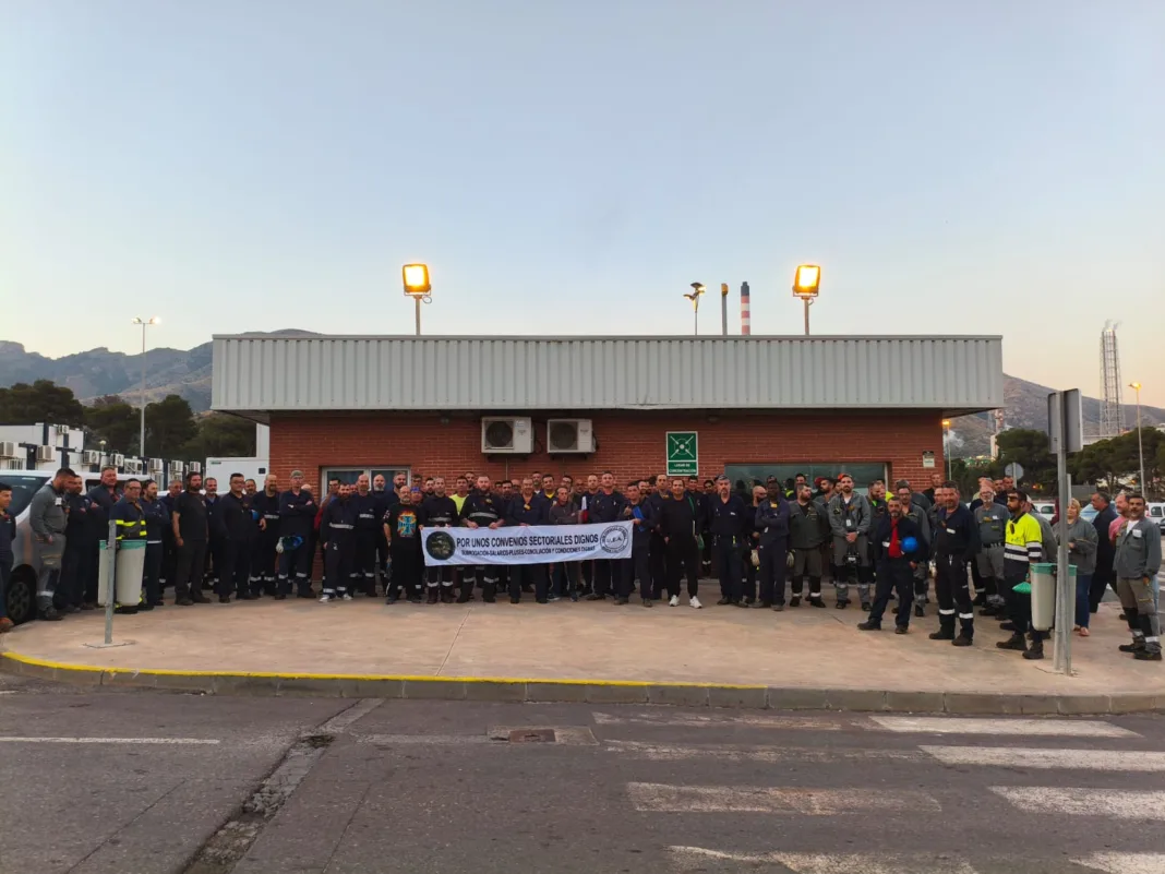 Los trabajadores de las empresas auxiliares del metal denuncian “años de engaños” y exigen transparencia y compromiso real en la negociación del convenio Los trabajadores de las empresas auxiliares del metal denuncian “años de engaños” y exigen transparencia y compromiso real en la negociación del convenio