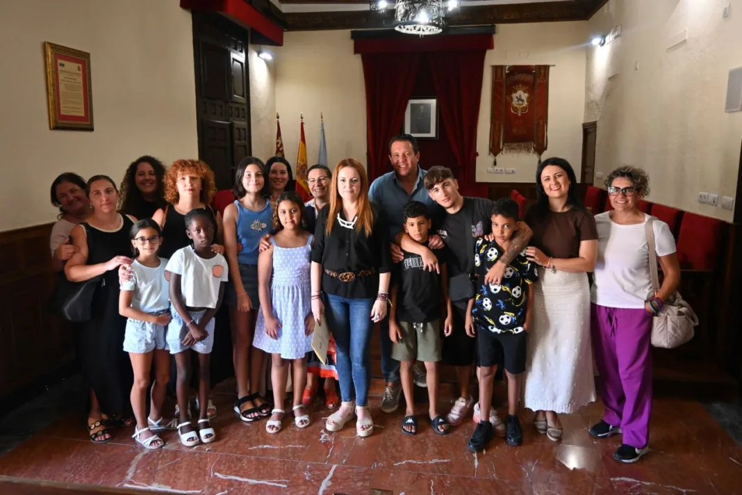 Mula refuerza su compromiso solidario con el programa “Vacaciones en Paz” para menores saharauis