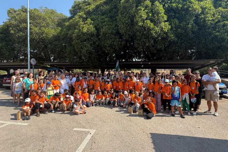 Mula recibe a los niños saharauis del programa “Vacaciones en Paz” con una llamada a la solidaridad