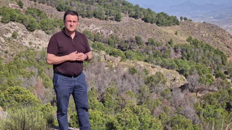 López Miras excluye las sierras de Lorca del plan forestal regional y desata la indignación por la “dejadez institucional”