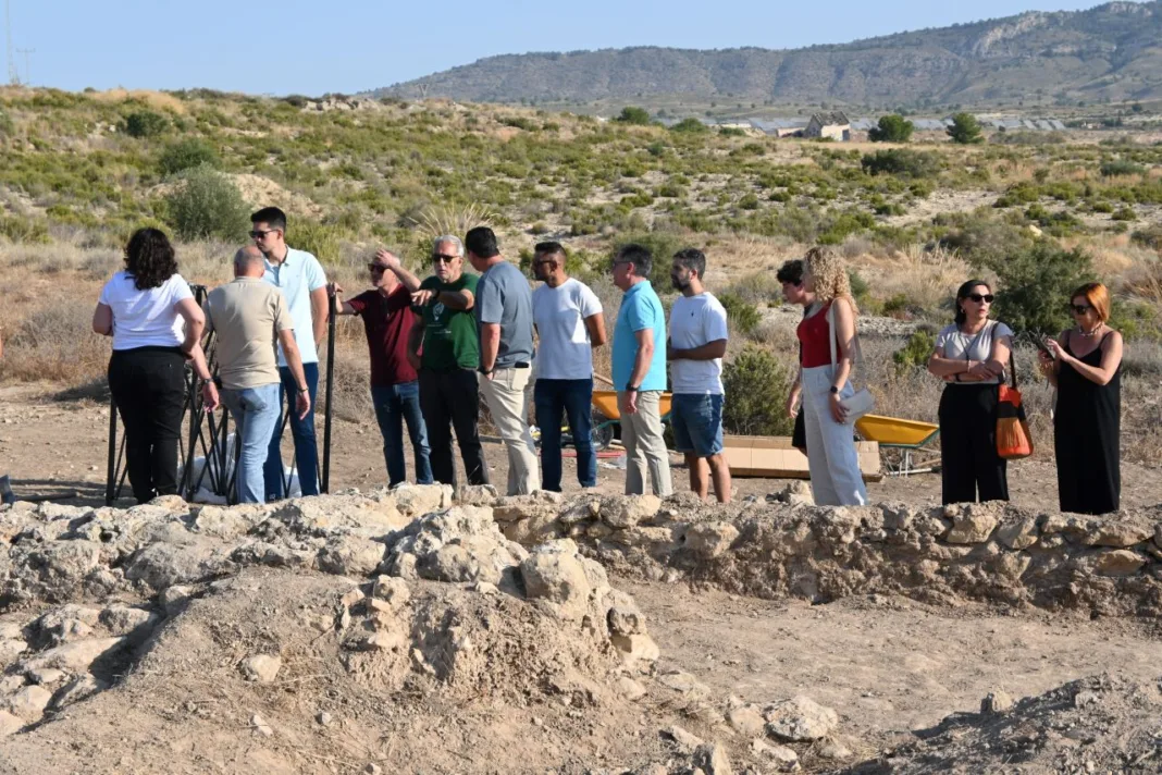 Mula refuerza el valor patrimonial de Los Villaricos como motor cultural y turístico con nuevas excavaciones Mula refuerza el valor patrimonial de Los Villaricos como motor cultural y turístico con nuevas excavaciones