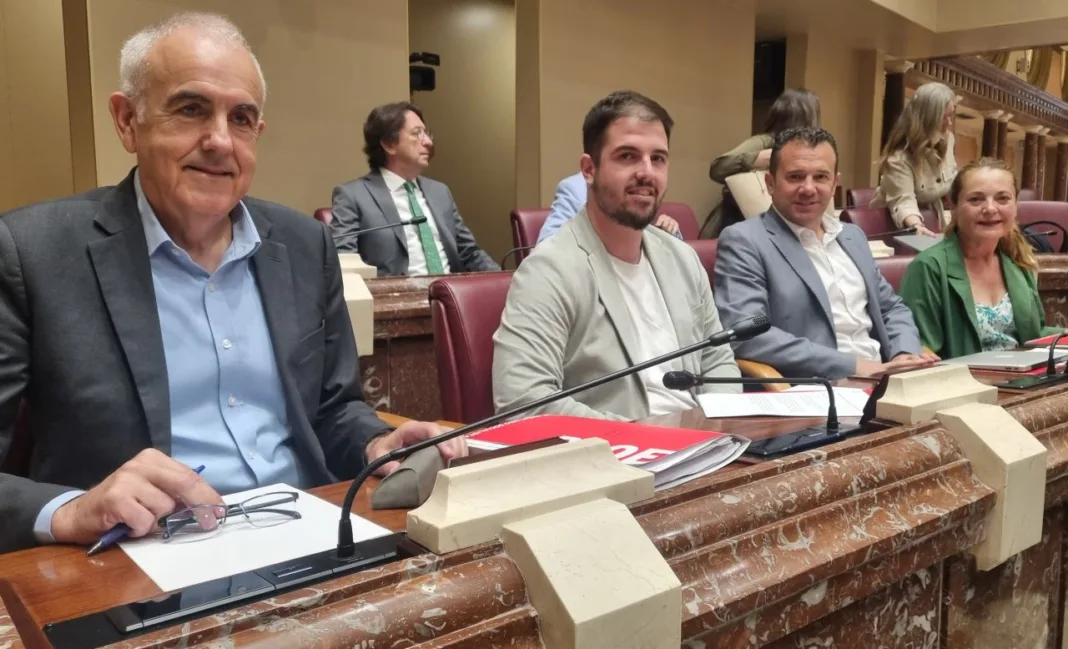 FOTO_AlfonsoMB_MiguelOrtega El PSOE denuncia que López Miras no aporta fondos propios a vivienda ni transporte público en la Región