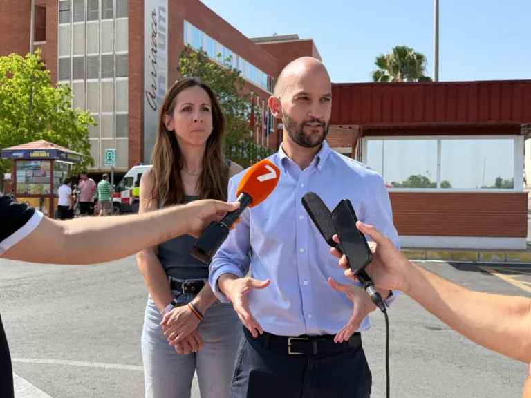 El PSOE denuncia que López Miras está llevando la sanidad pública al límite con el apoyo de la ultraderecha