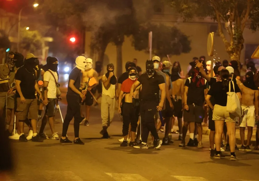 Podemos denuncia la “violencia fascista” en Torre Pacheco y acusa a Vox y al Gobierno regional de alentar el odio Podemos denuncia la “violencia fascista” en Torre Pacheco y acusa a Vox y al Gobierno regional de alentar el odio