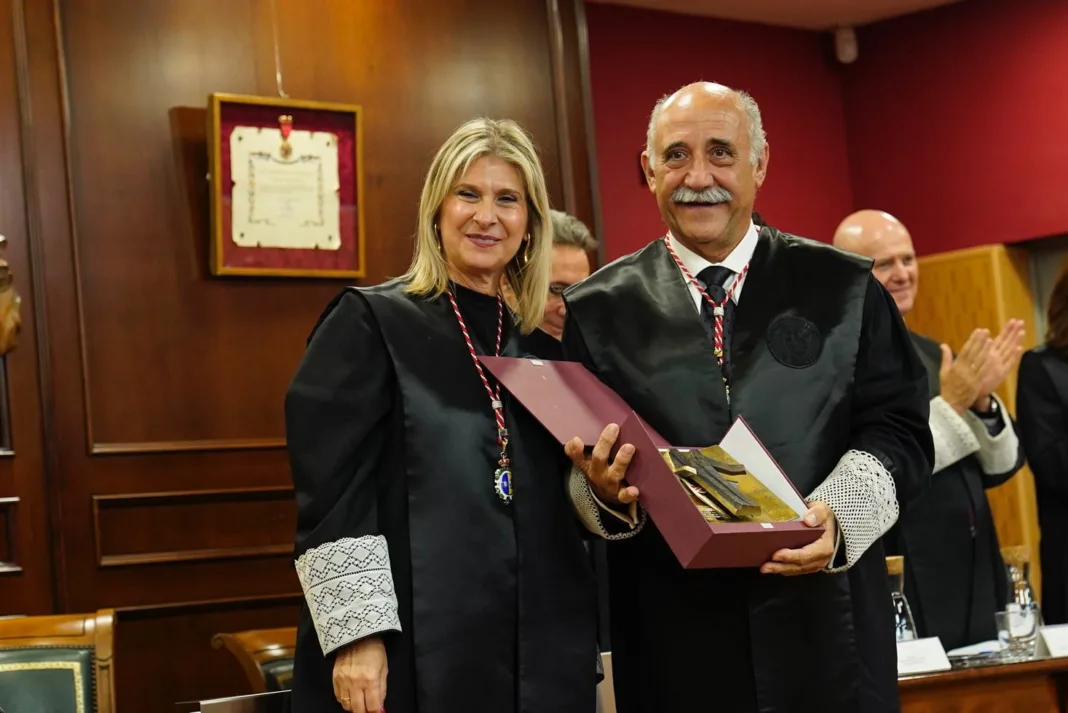 ICAMUR rinde homenaje a Francisco Martínez Escribano y da la bienvenida a 14 nuevos colegiados