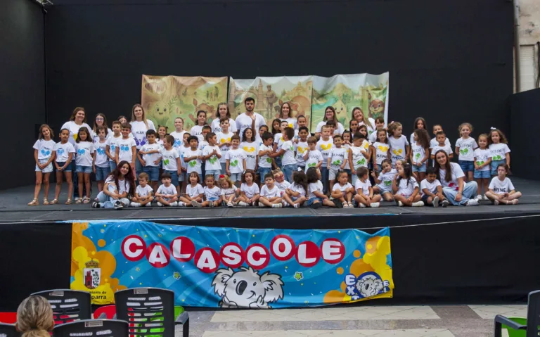 CALASCOLE celebra su fiesta de verano con un homenaje al patrimonio local y una recaudación solidaria para Dogs Rescue