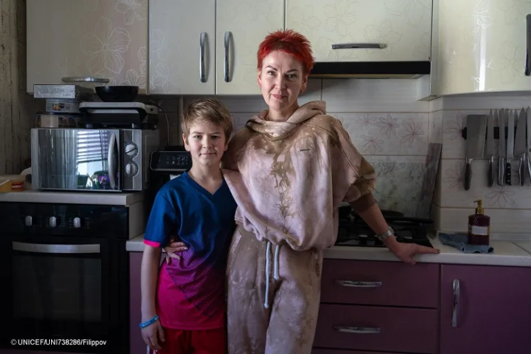 UNICEF alerta de que el 70 % de la infancia en Ucrania carece de bienes básicos y pide inversión urgente