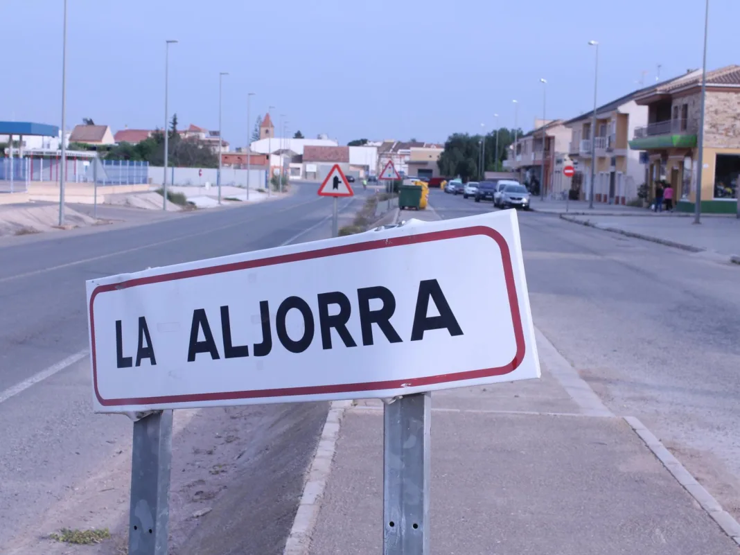 El PSOE logra el apoyo unánime para exigir mejoras en el transporte interurbano de La Aljorra